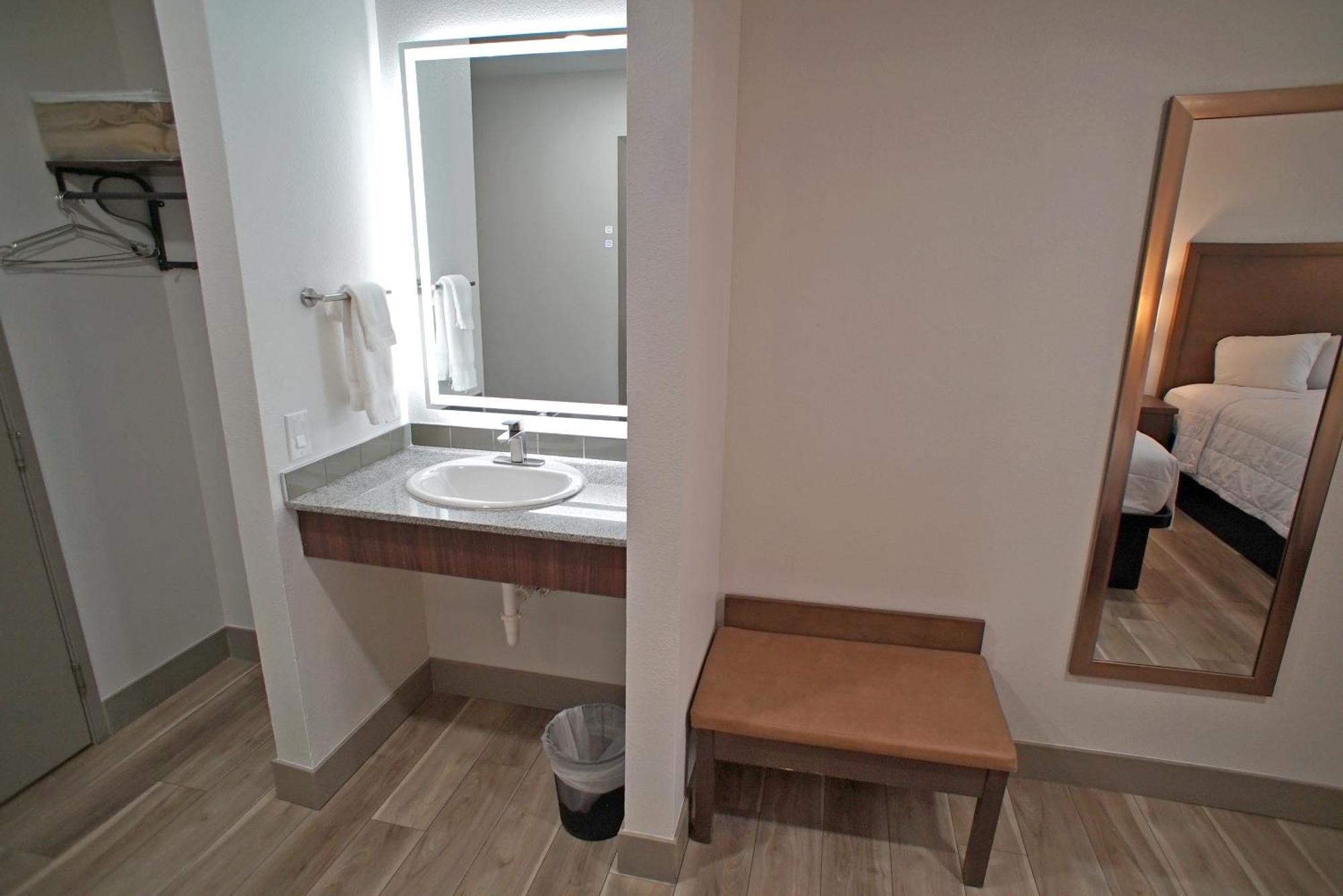Baymont By Wyndham Monte Vista Hotel Стая снимка